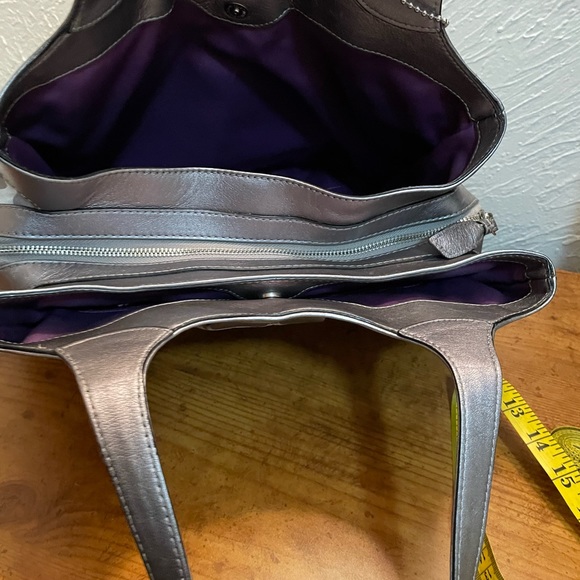 Beautiful Coach bag used once - Picture 7 of 8